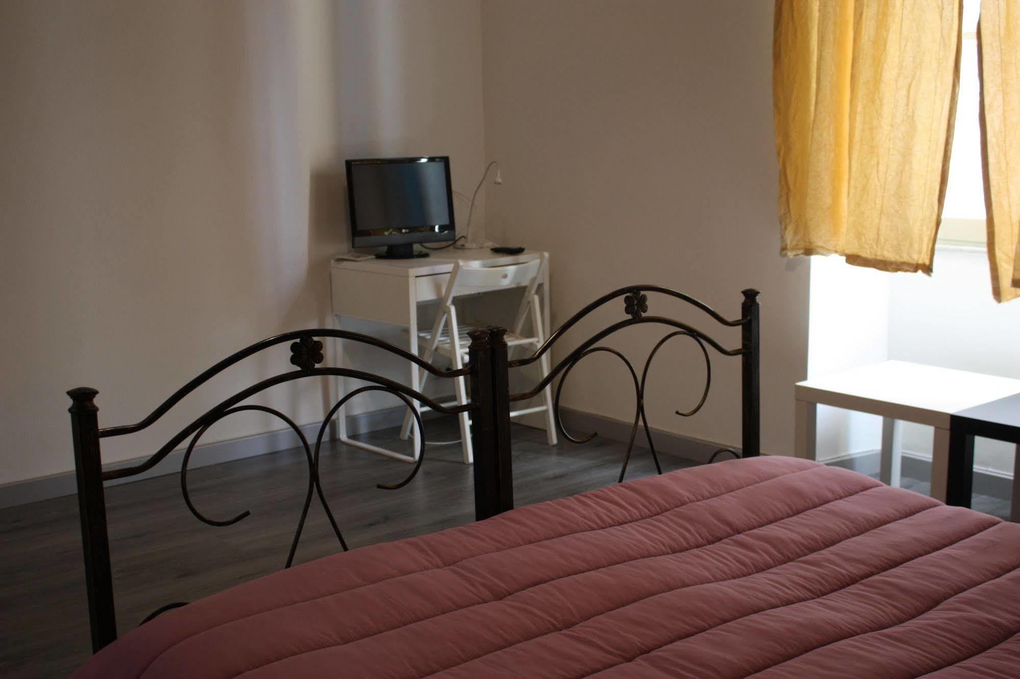 קטאניה Tra L'Etna E Il Mare B&B מראה חיצוני תמונה
